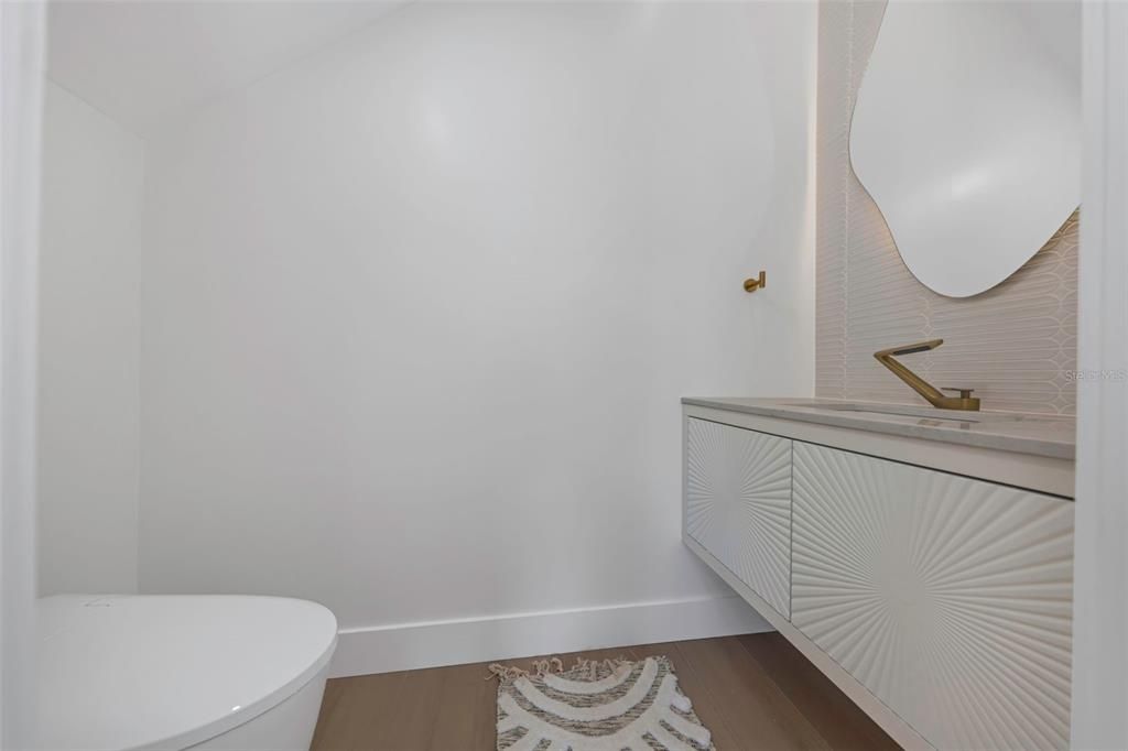 En Venta: $995,000 (4 camas, 3 baños, 2708 Pies cuadrados)