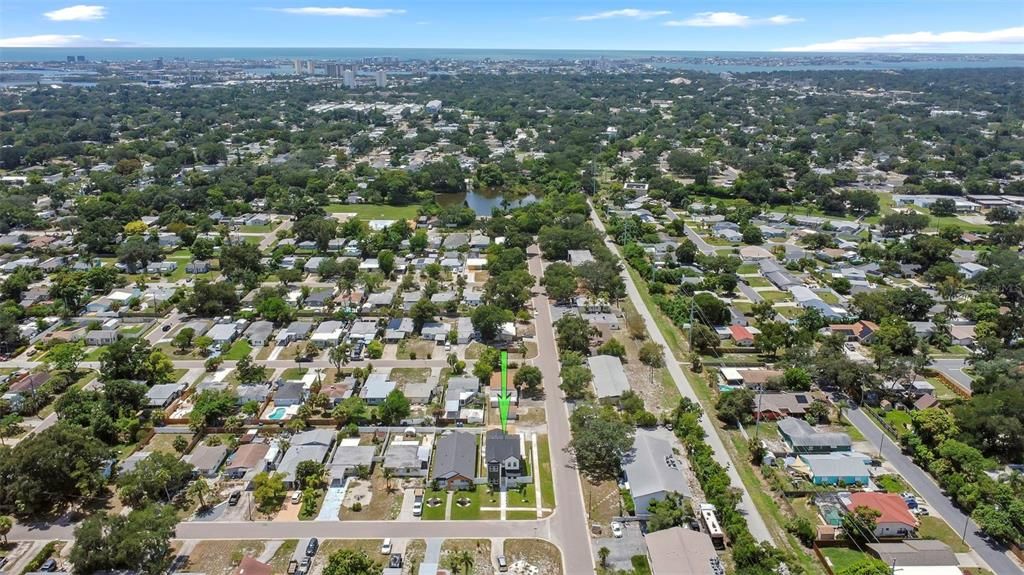 En Venta: $995,000 (4 camas, 3 baños, 2708 Pies cuadrados)