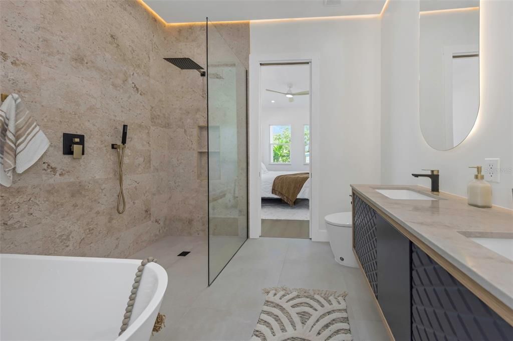 En Venta: $995,000 (4 camas, 3 baños, 2708 Pies cuadrados)