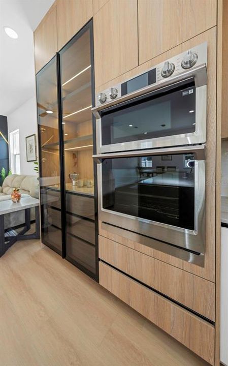 En Venta: $995,000 (4 camas, 3 baños, 2708 Pies cuadrados)