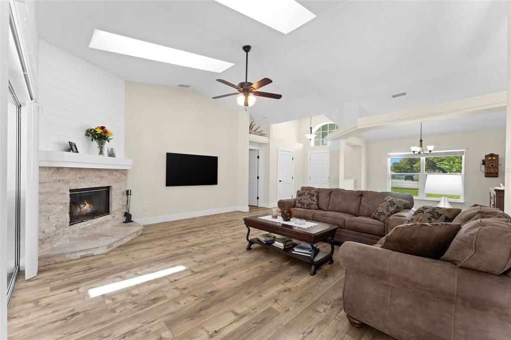 For Sale: $545,000 (3 beds, 2 baths, 2008 Square Feet)
