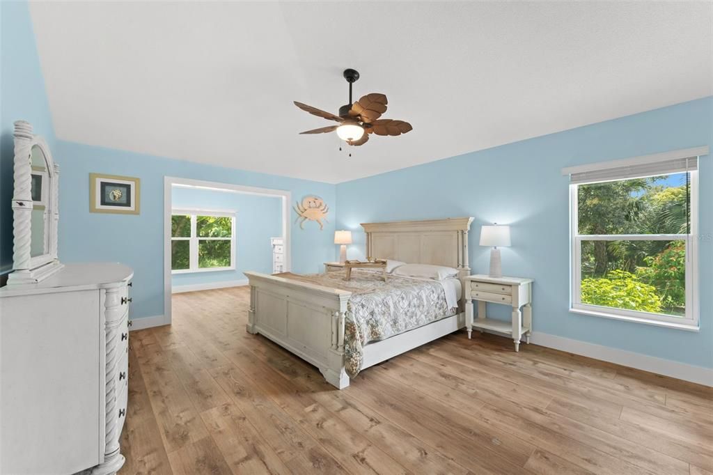 For Sale: $545,000 (3 beds, 2 baths, 2008 Square Feet)