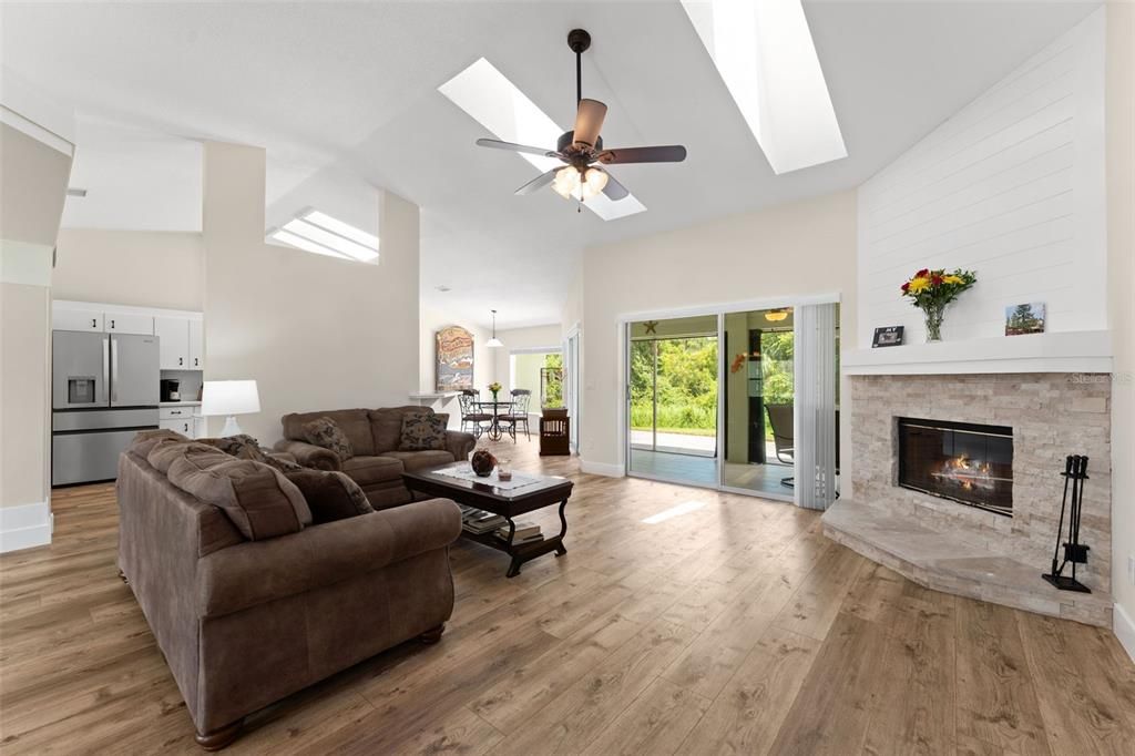 For Sale: $545,000 (3 beds, 2 baths, 2008 Square Feet)