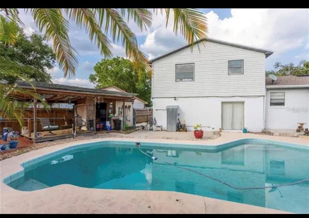 For Rent: $2,700 (5 beds, 4 baths, 2000 Square Feet)