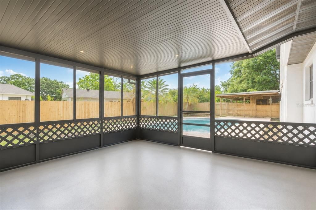 For Rent: $2,700 (5 beds, 4 baths, 2000 Square Feet)