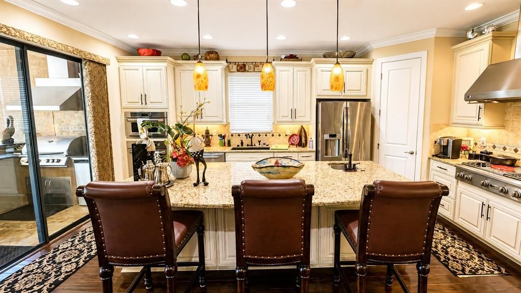 For Rent: $8,500 (3 beds, 3 baths, 2270 Square Feet)