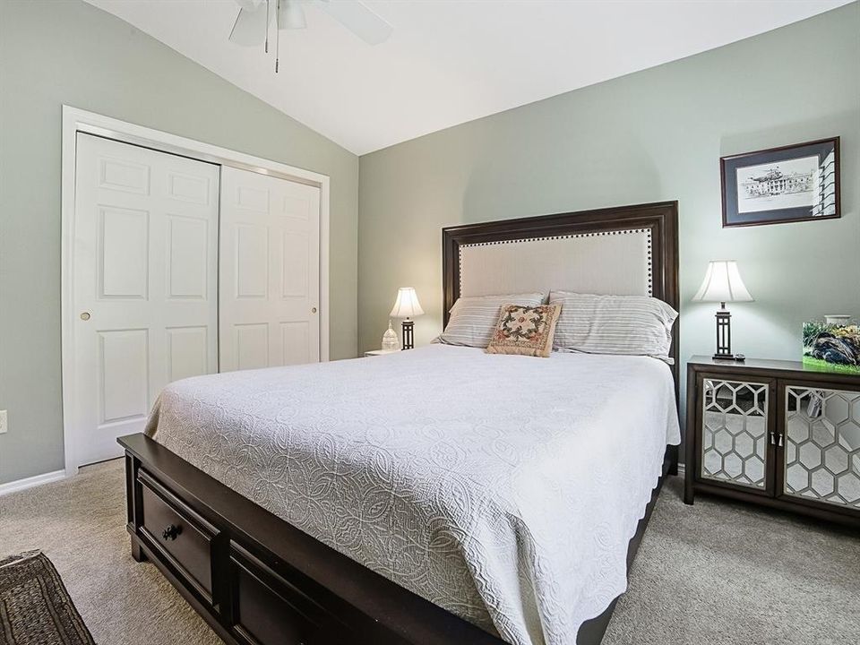 For Sale: $284,900 (2 beds, 2 baths, 1186 Square Feet)