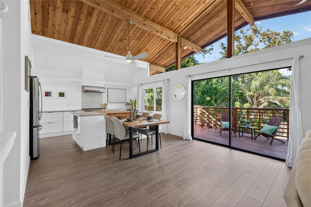 En Venta: $798,000 (4 camas, 3 baños, 2088 Pies cuadrados)