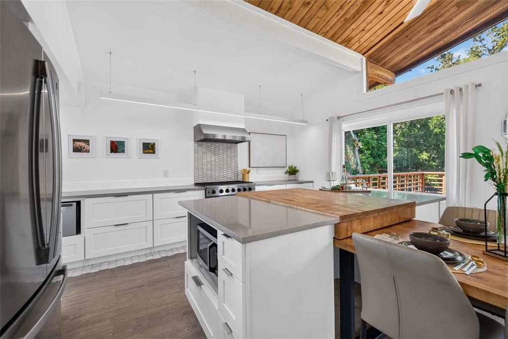 En Venta: $798,000 (4 camas, 3 baños, 2088 Pies cuadrados)