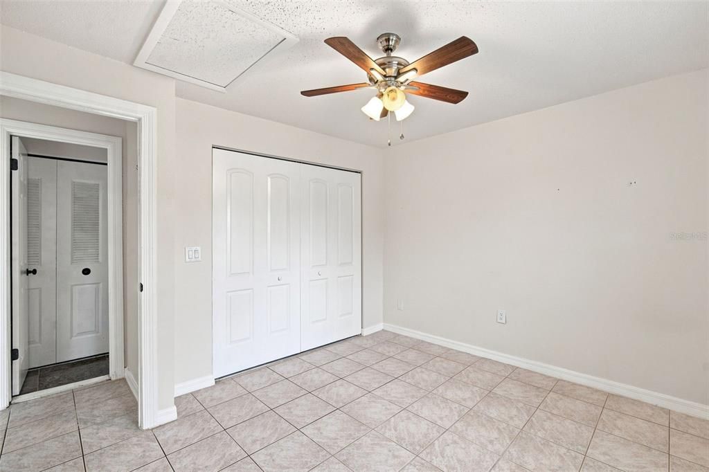 For Sale: $179,900 (2 beds, 2 baths, 879 Square Feet)