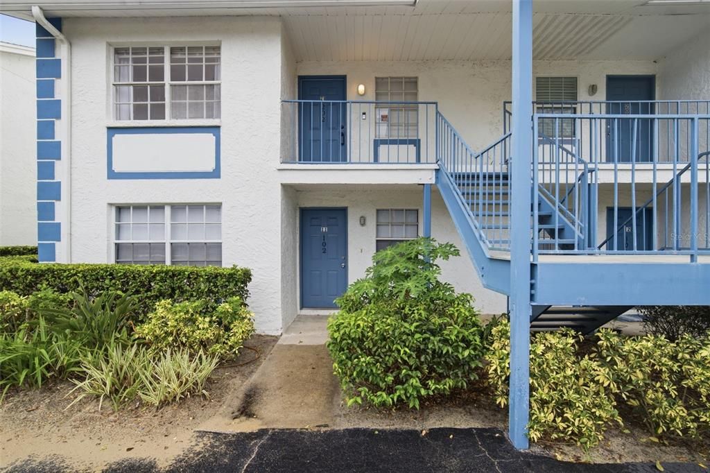 For Sale: $179,900 (2 beds, 2 baths, 879 Square Feet)