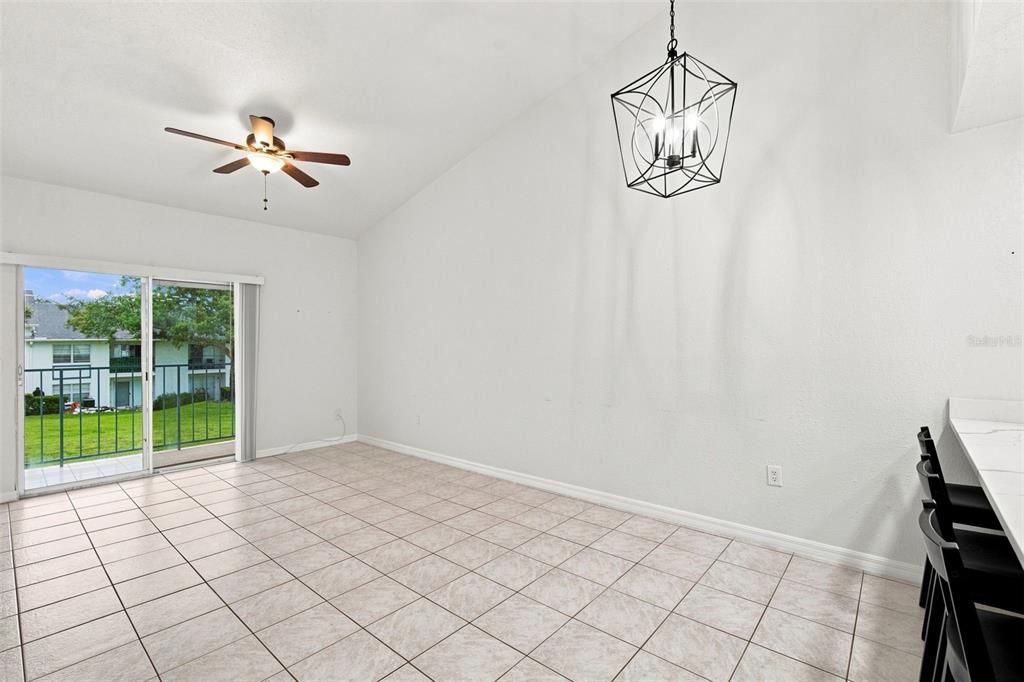 For Sale: $179,900 (2 beds, 2 baths, 879 Square Feet)