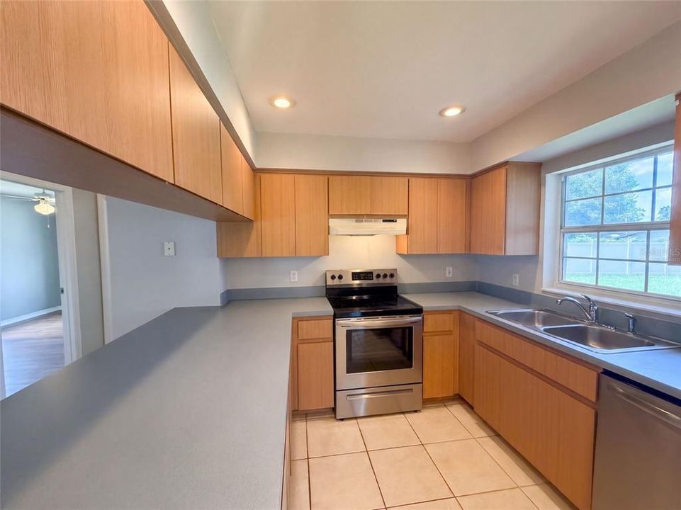 For Sale: $205,000 (3 beds, 2 baths, 1055 Square Feet)