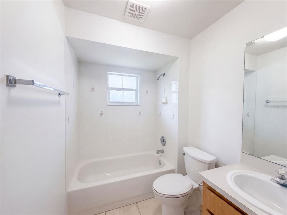 For Sale: $205,000 (3 beds, 2 baths, 1055 Square Feet)
