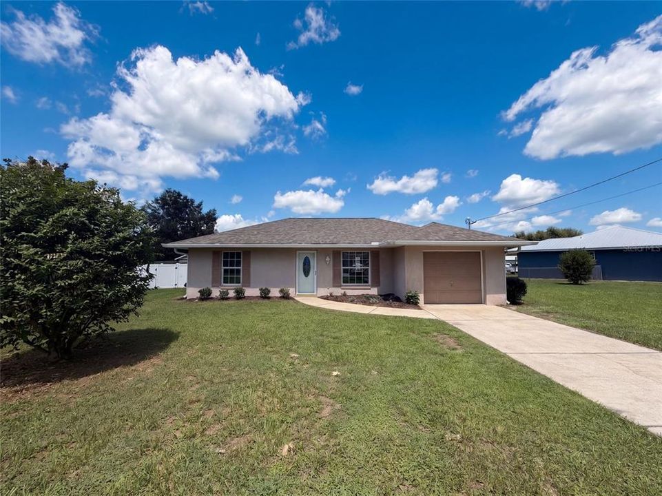 For Sale: $205,000 (3 beds, 2 baths, 1055 Square Feet)