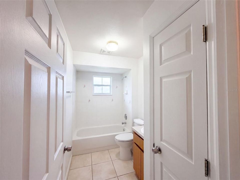 For Sale: $205,000 (3 beds, 2 baths, 1055 Square Feet)