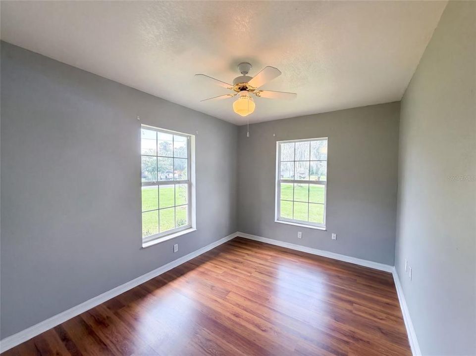 For Sale: $205,000 (3 beds, 2 baths, 1055 Square Feet)