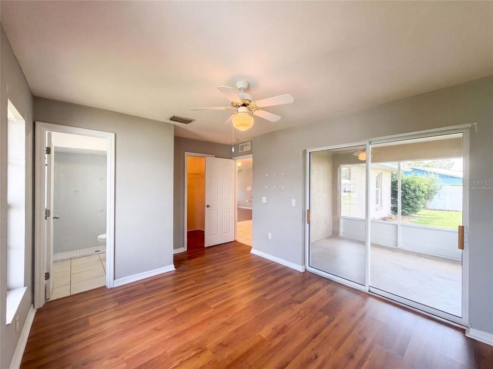 For Sale: $205,000 (3 beds, 2 baths, 1055 Square Feet)