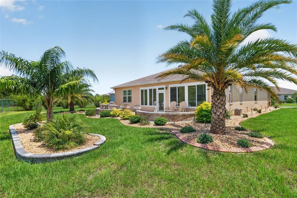 For Sale: $388,000 (3 beds, 2 baths, 1959 Square Feet)