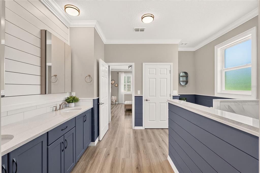 For Sale: $388,000 (3 beds, 2 baths, 1959 Square Feet)