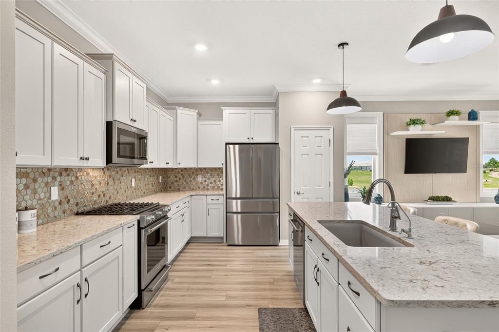 For Sale: $388,000 (3 beds, 2 baths, 1959 Square Feet)