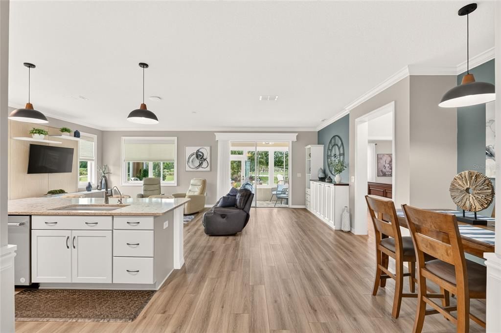 For Sale: $388,000 (3 beds, 2 baths, 1959 Square Feet)