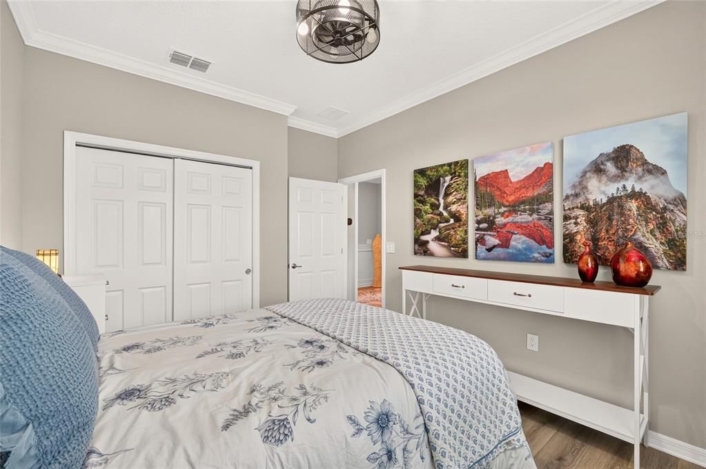 For Sale: $388,000 (3 beds, 2 baths, 1959 Square Feet)