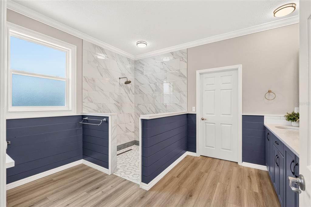 For Sale: $388,000 (3 beds, 2 baths, 1959 Square Feet)