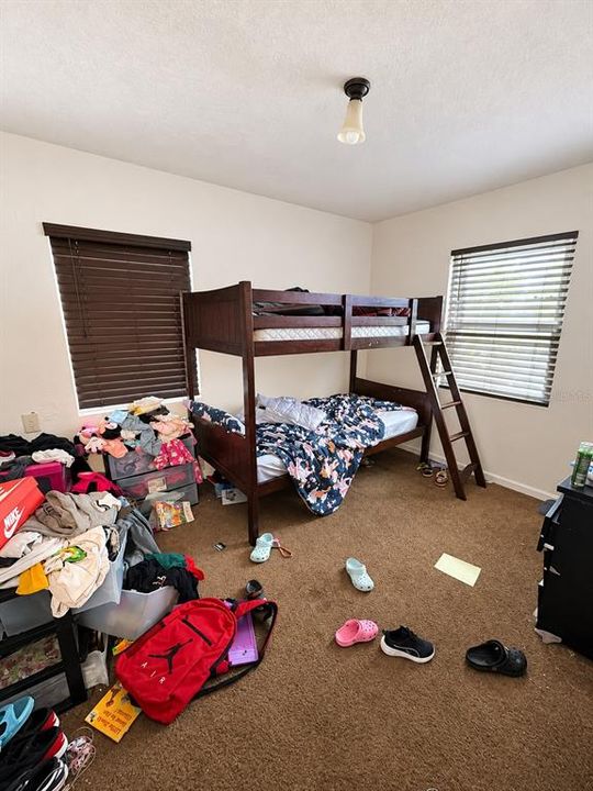 For Sale: $214,900 (3 beds, 1 baths, 962 Square Feet)