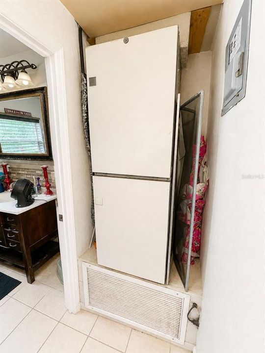 For Sale: $214,900 (3 beds, 1 baths, 962 Square Feet)