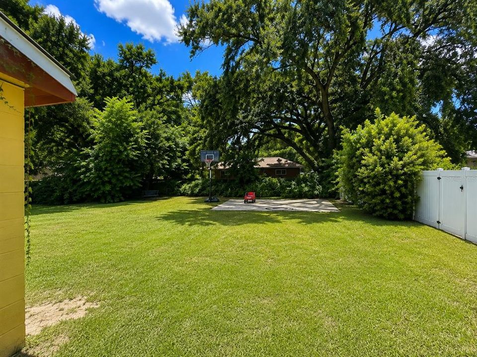 For Sale: $214,900 (3 beds, 1 baths, 962 Square Feet)