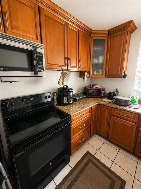For Sale: $214,900 (3 beds, 1 baths, 962 Square Feet)