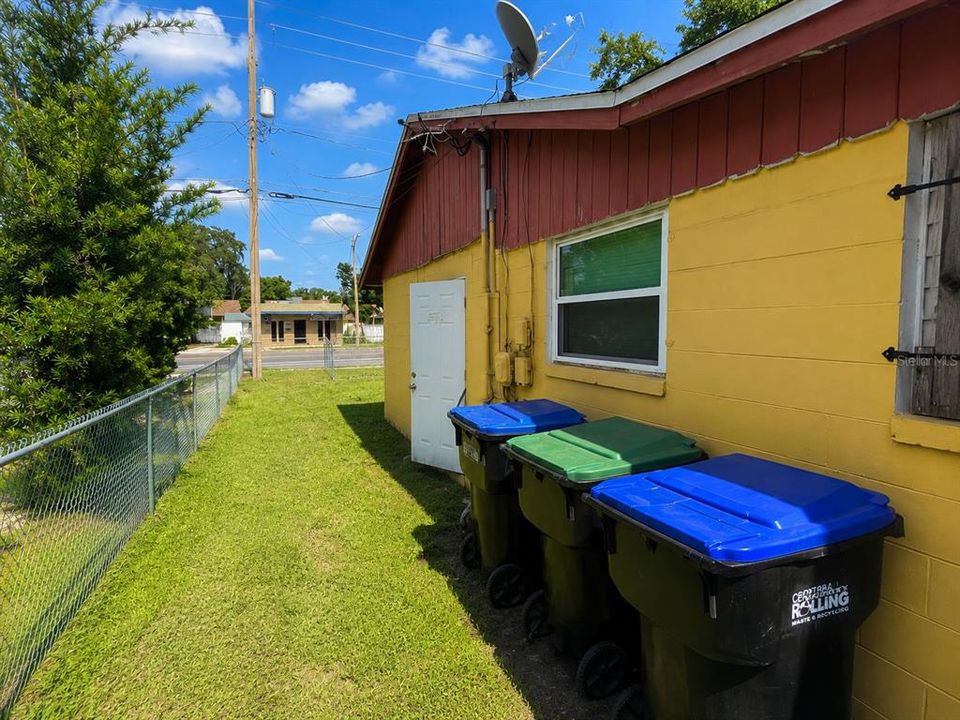 For Sale: $214,900 (3 beds, 1 baths, 962 Square Feet)