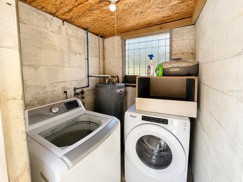 For Sale: $214,900 (3 beds, 1 baths, 962 Square Feet)