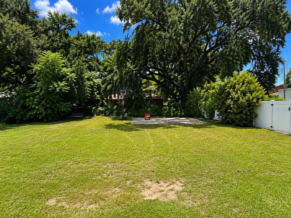 For Sale: $214,900 (3 beds, 1 baths, 962 Square Feet)