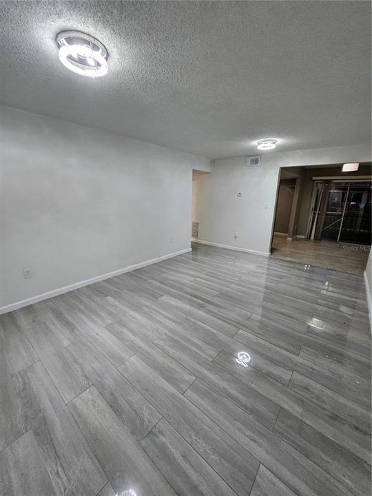 For Rent: $1,200 (1 beds, 1 baths, 780 Square Feet)