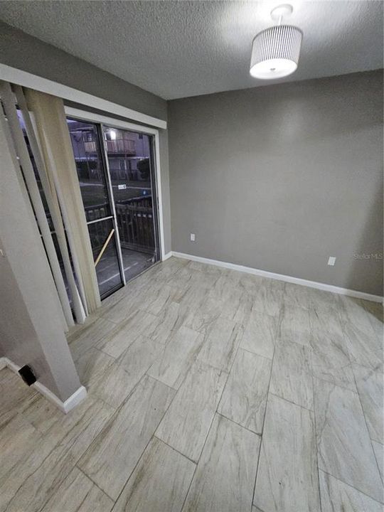 For Rent: $1,200 (1 beds, 1 baths, 780 Square Feet)