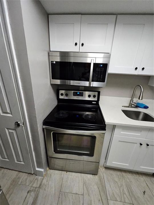 For Rent: $1,200 (1 beds, 1 baths, 780 Square Feet)
