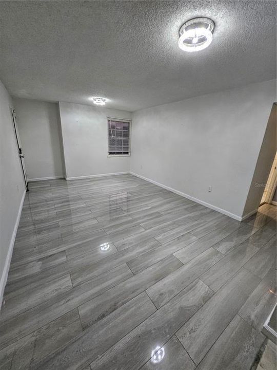 For Rent: $1,200 (1 beds, 1 baths, 780 Square Feet)