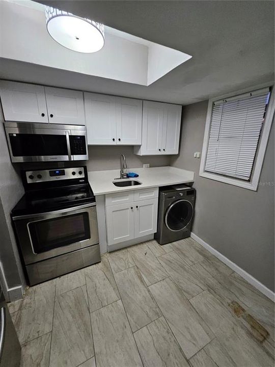 For Rent: $1,200 (1 beds, 1 baths, 780 Square Feet)