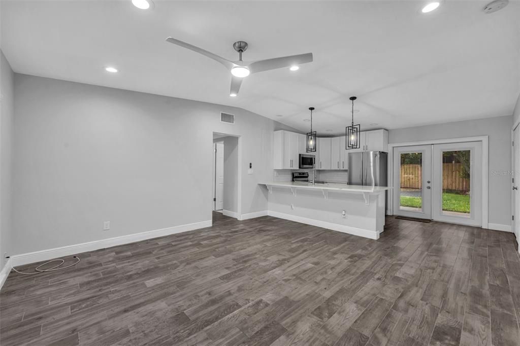 For Rent: $3,400 (4 beds, 3 baths, 1430 Square Feet)