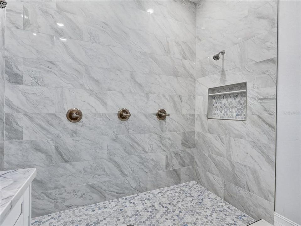 На продажу: $690,000 (4 спален, 3 ванн, 2703 Квадратных фут)