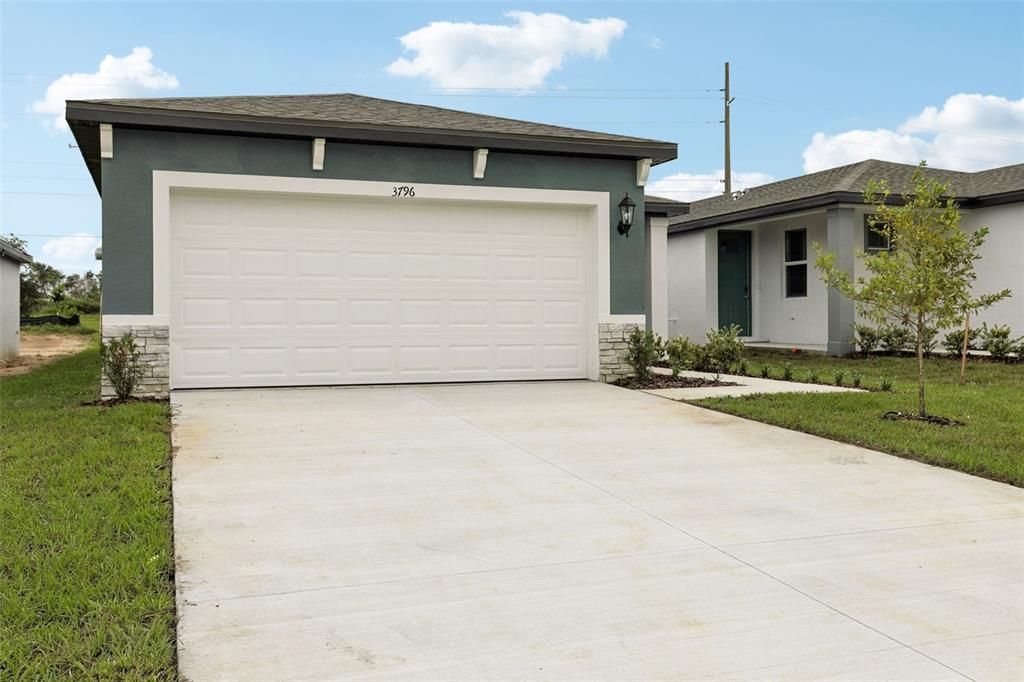 Active With Contract: $294,890 (4 beds, 2 baths, 1687 Square Feet)