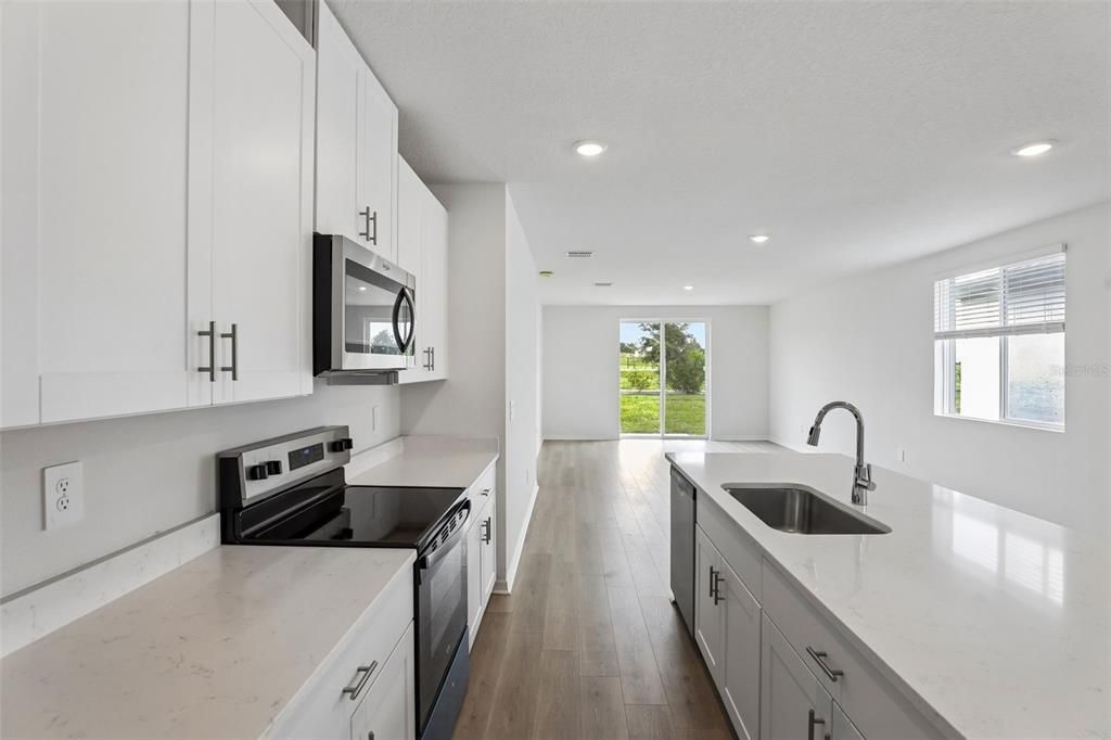 Active With Contract: $294,890 (4 beds, 2 baths, 1687 Square Feet)