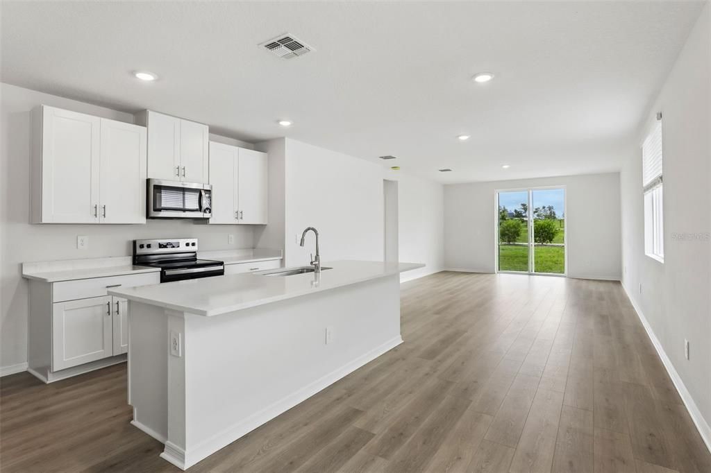 Active With Contract: $294,890 (4 beds, 2 baths, 1687 Square Feet)