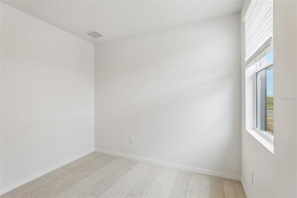 Active With Contract: $294,890 (4 beds, 2 baths, 1687 Square Feet)