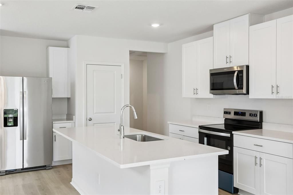 Active With Contract: $294,890 (4 beds, 2 baths, 1687 Square Feet)