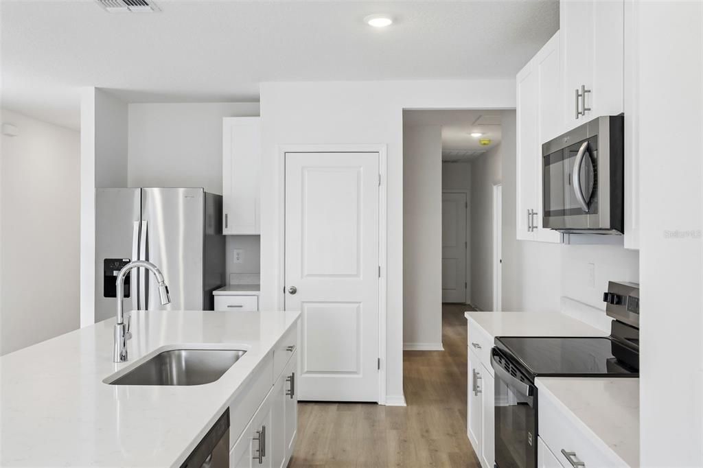 Active With Contract: $294,890 (4 beds, 2 baths, 1687 Square Feet)