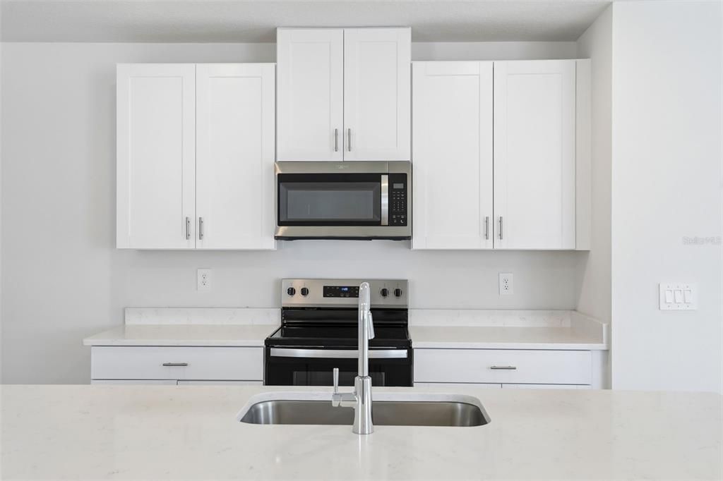 Active With Contract: $294,890 (4 beds, 2 baths, 1687 Square Feet)