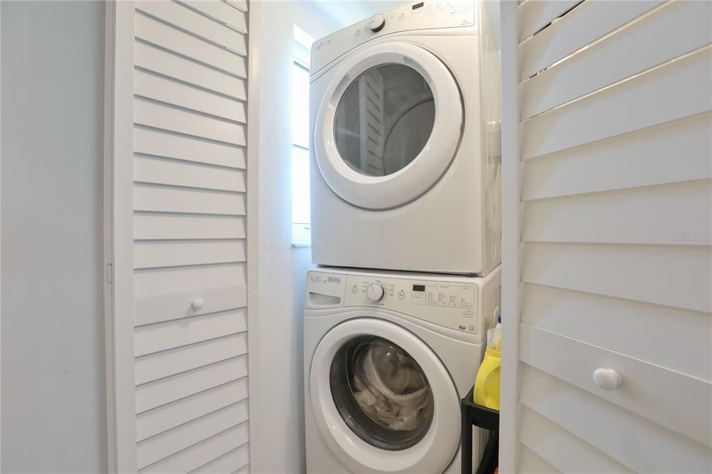 For Rent: $1,800 (2 beds, 2 baths, 1015 Square Feet)